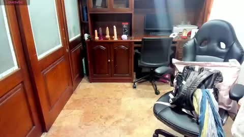 R A C H E L online show from November 2025 12:16:02 PM