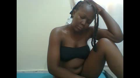 PAULINE online show from November 2025 06:37:02 AM