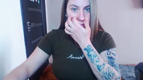 Yuliia online show from February 2026 11:25:02 AM