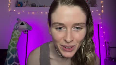 Snapshot of shadebabe chatting on December 2024 08:00:01 AM shadebabe online show from December 2024 08:00:01 AM