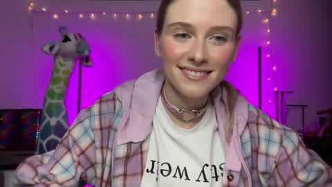 Snapshot of shadebabe chatting on December 2024 11:07:01 AM shadebabe online show from December 2024 11:07:01 AM