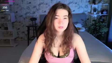 Snapshot of shadednight chatting on November 2025 11:08:02 AM Im Mary online show from November 2025 11:08:02 AM