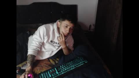 Snapshot of shadow_men_ chatting on July 2026 08:17:02 AM james online show from July 2026 08:17:02 AM