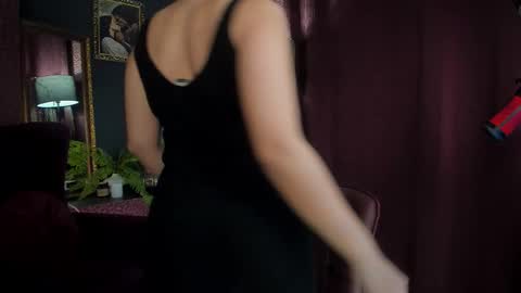 Lily  online show from October 2025 08:53:02 PM