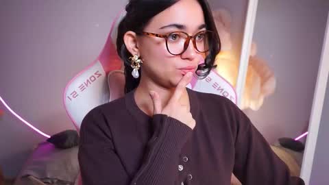 Lily  online show from November 2025 03:12:02 PM