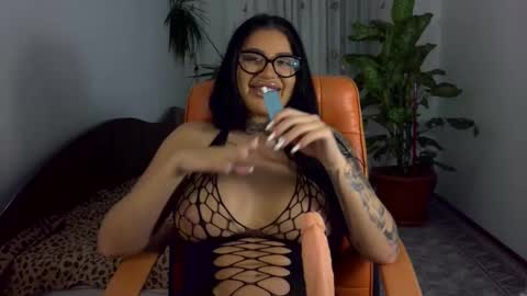 Snapshot of shadowsweety chatting on September 2025 07:04:01 PM Shadow online show from September 2025 07:04:01 PM