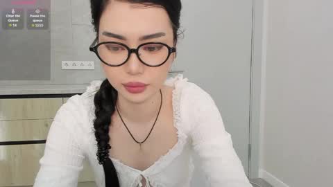 Nia online show from May 2026 01:35:02 AM