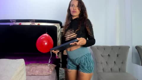 Snapshot of shainabonne chatting on February 2025 11:20:01 PM Shaina online show from February 2025 11:20:01 PM