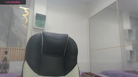 Snapshot of shaira_m1 chatting on October 2025 01:43:02 PM shaira online show from October 2025 01:43:02 PM