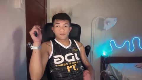 shake_raytow34 online show from June 2026 12:11:01 PM