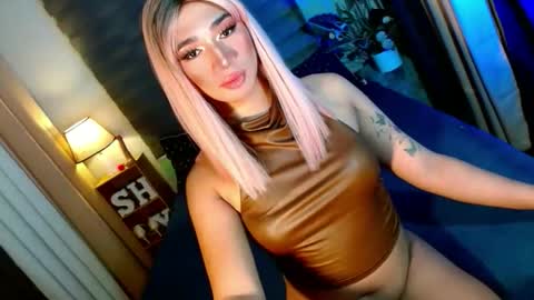 Snapshot of shane_hugexx chatting on November 2025 05:13:01 PM MISS SHANE online show from November 2025 05:13:01 PM