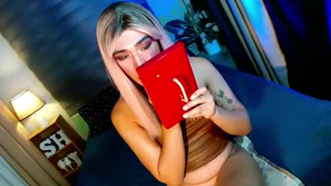 Snapshot of shane_hugexx chatting on December 2025 06:25:01 PM MISS SHANE online show from December 2025 06:25:01 PM