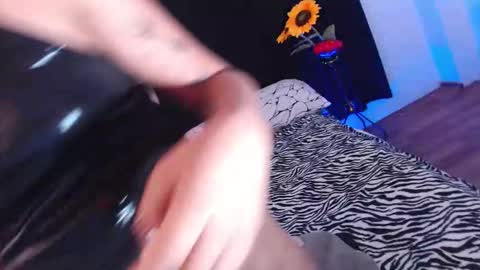 Snapshot of shane_hugexx chatting on March 2026 05:19:01 AM MISS SHANE online show from March 2026 05:19:01 AM