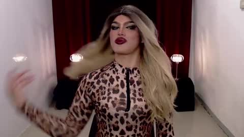 Snapshot of shanex01 chatting on December 2024 10:51:02 AM Shane X online show from December 2024 10:51:02 AM