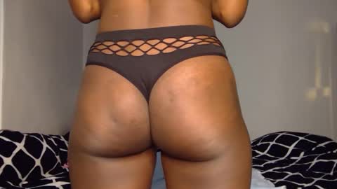 Snapshot of shania_sleigh chatting on January 2025 08:17:01 PM shania_sleigh online show from January 2025 08:17:01 PM