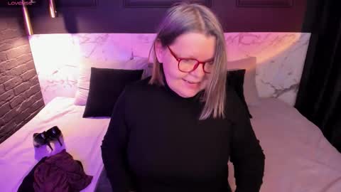 Snapshot of shannonshine chatting on November 2025 05:06:01 AM Shannon online show from November 2025 05:06:01 AM