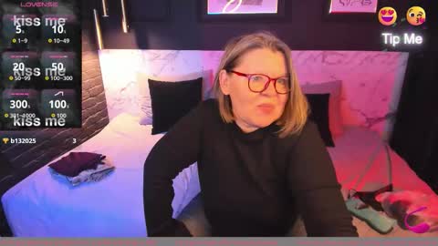 Snapshot of shannonshine chatting on November 2025 05:29:01 AM Shannon online show from November 2025 05:29:01 AM