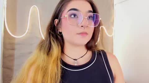 Shanntal  online show from February 2026 07:32:02 PM