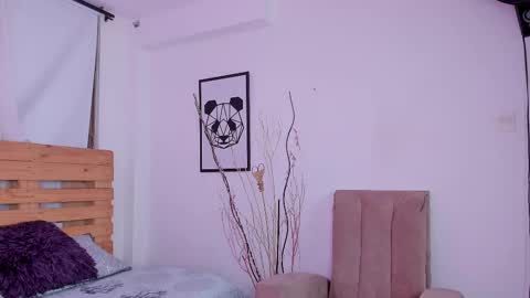 Shantal online show from October 2025 12:18:02 PM