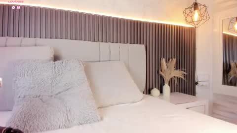 SHANON online show from November 2025 07:36:02 PM