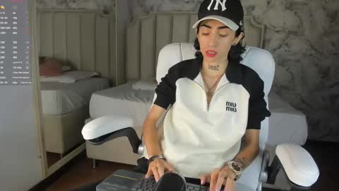 Shantal online show from November 2025 03:50:01 AM