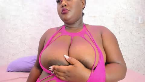 Snapshot of shantaladdams chatting on October 2025 01:17:02 AM Shantal online show from October 2025 01:17:02 AM