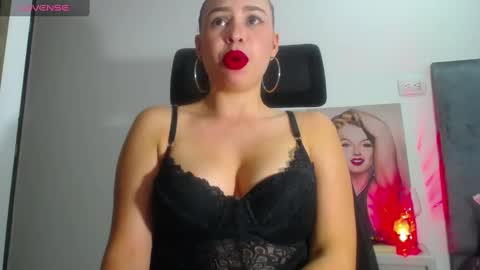 Snapshot of shantalhot69 chatting on December 2024 09:24:02 PM Shantal  online show from December 2024 09:24:02 PM