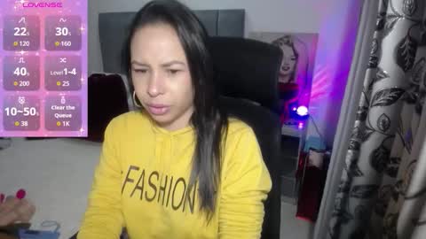 Snapshot of shantalhot69 chatting on October 2025 11:44:01 AM Shantal  online show from October 2025 11:44:01 AM