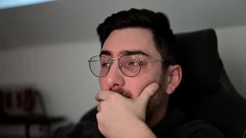 Snapshot of shape80 chatting on December 2024 03:28:02 PM frenchy boy online show from December 2024 03:28:02 PM