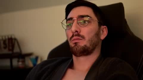 Snapshot of shape80 chatting on December 2024 03:56:02 PM frenchy boy online show from December 2024 03:56:02 PM