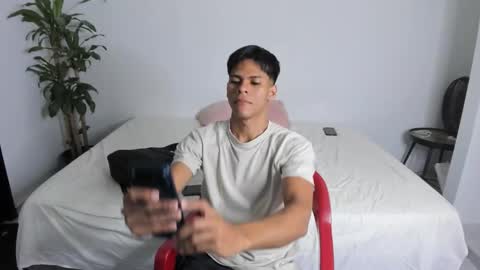 Snapshot of shark_boy21 chatting on October 2025 10:04:01 PM shark_boy21 online show from October 2025 10:04:01 PM