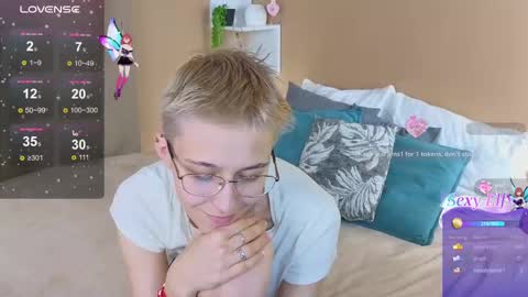 Snapshot of sharli_rose chatting on February 2025 06:54:02 PM Sharli online show from February 2025 06:54:02 PM