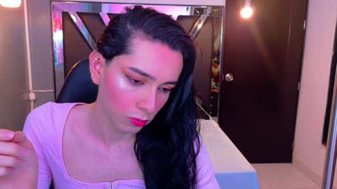 Sharlond online show from April 2026 12:58:02 PM