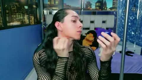 Sharlond online show from April 2026 01:54:02 PM