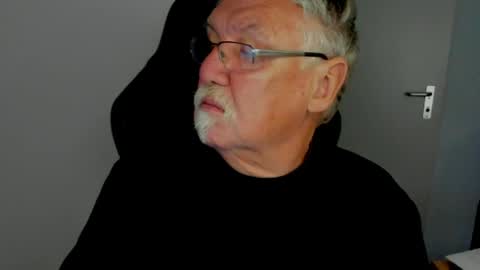 sharlots_pet online show from May 2026 10:34:02 AM