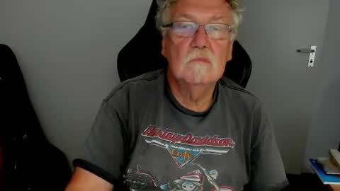 sharlots_pet online show from July 2026 10:41:01 AM
