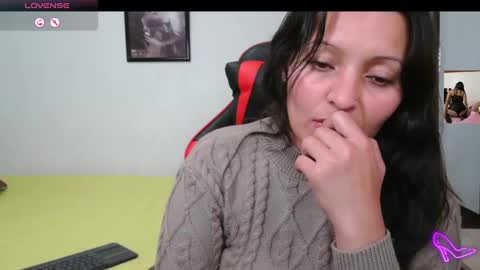 Snapshot of sharol_scarlett chatting on January 2025 12:31:02 AM paola online show from January 2025 12:31:02 AM