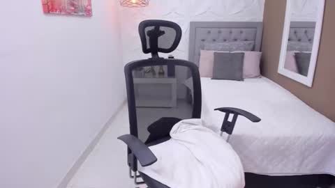 Snapshot of sharon_titts chatting on December 2025 08:57:01 PM sharon online show from December 2025 08:57:01 PM