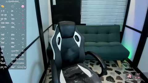 Snapshot of sharonqueen1_ chatting on September 2025 06:20:01 PM sharonqueen1_ online show from September 2025 06:20:01 PM