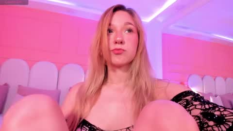 Snapshot of shatall_rouge chatting on May 2026 09:17:02 AM Shantall online show from May 2026 09:17:02 AM