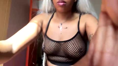 shawty_254 online show from September 2025 12:37:01 PM