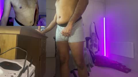 Snapshot of shdrz224 chatting on September 2025 11:05:02 PM Shad online show from September 2025 11:05:02 PM