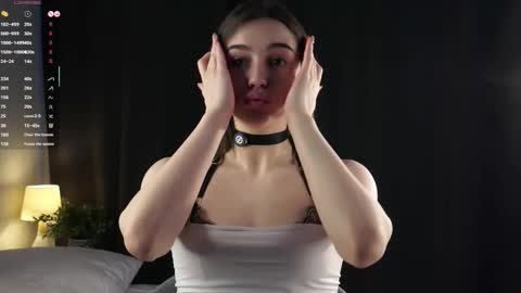 Tessa online show from March 2026 03:22:01 AM