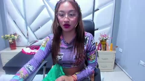 Snapshot of sheilly_anal chatting on February 2025 01:57:01 AM sheilly_anal online show from February 2025 01:57:01 AM