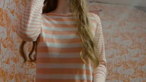 Erika online show from November 2025 12:43:02 AM