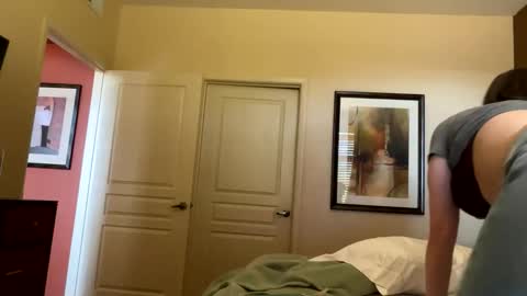 Snapshot of shell2822 chatting on February 2026 10:24:02 PM shell2822 online show from February 2026 10:24:02 PM