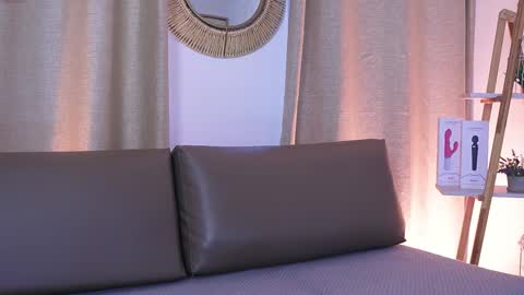 Snapshot of shelleymorell chatting on November 2025 02:29:01 PM Transmission schedule Monday - Friday 715 am to 200 pm time Colombia online show from November 2025 02:29:01 PM