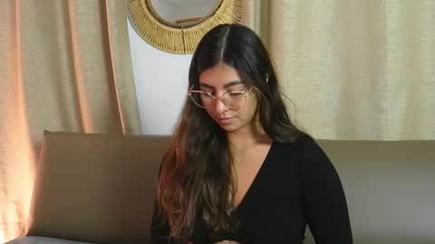 Snapshot of shelleymorell chatting on November 2025 12:16:01 PM Transmission schedule Monday - Friday 715 am to 200 pm time Colombia online show from November 2025 12:16:01 PM