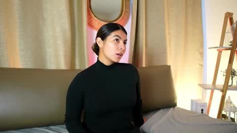 Snapshot of shelleymorell chatting on November 2025 12:17:01 PM Transmission schedule Monday - Friday 715 am to 200 pm time Colombia online show from November 2025 12:17:01 PM