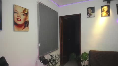 Shellsy H   online show from February 2025 09:11:02 AM